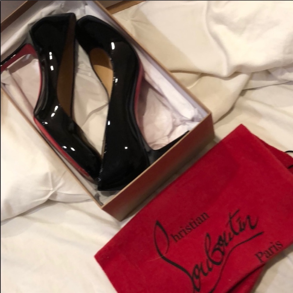 Christian Louboutin pump black patent